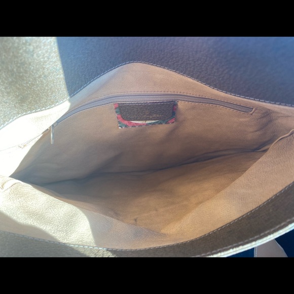 Authentic Gucci Vintage Clutch - Picture 5 of 6